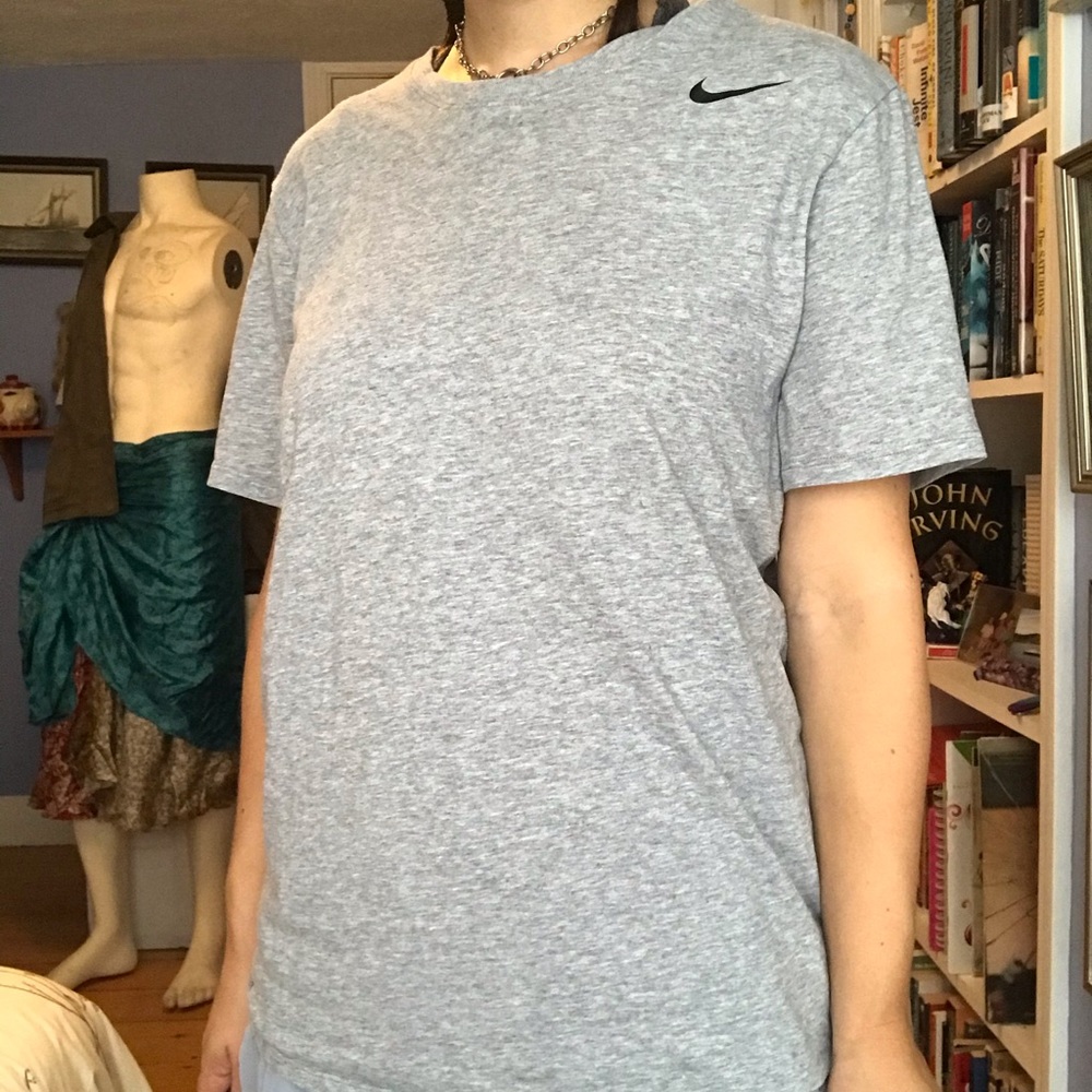 Basic Nike Shirt - image 3